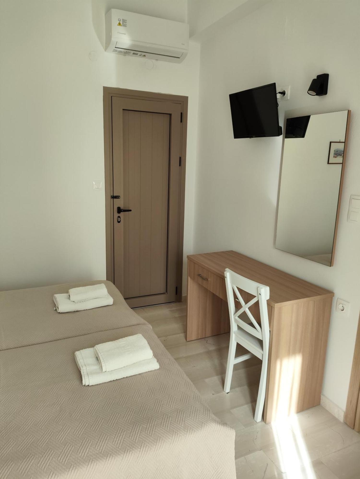 Protopapas Apartament *